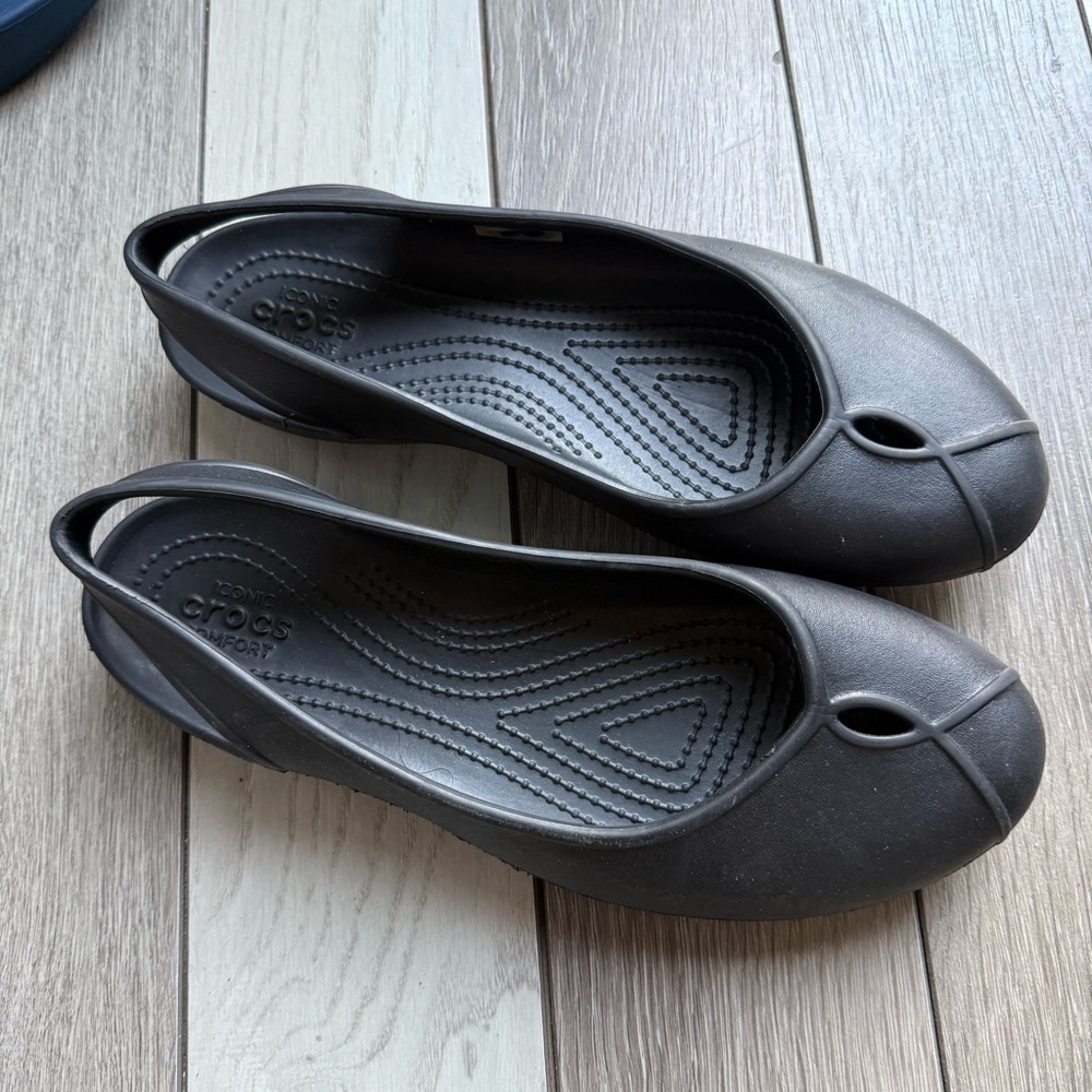 CROCS Women's Elegant Black Loafers - Picture 3 of 4